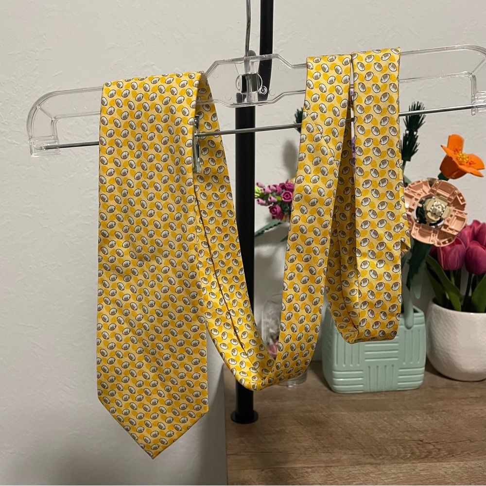 Vineyard Vines Yellow Football Patterned Tie